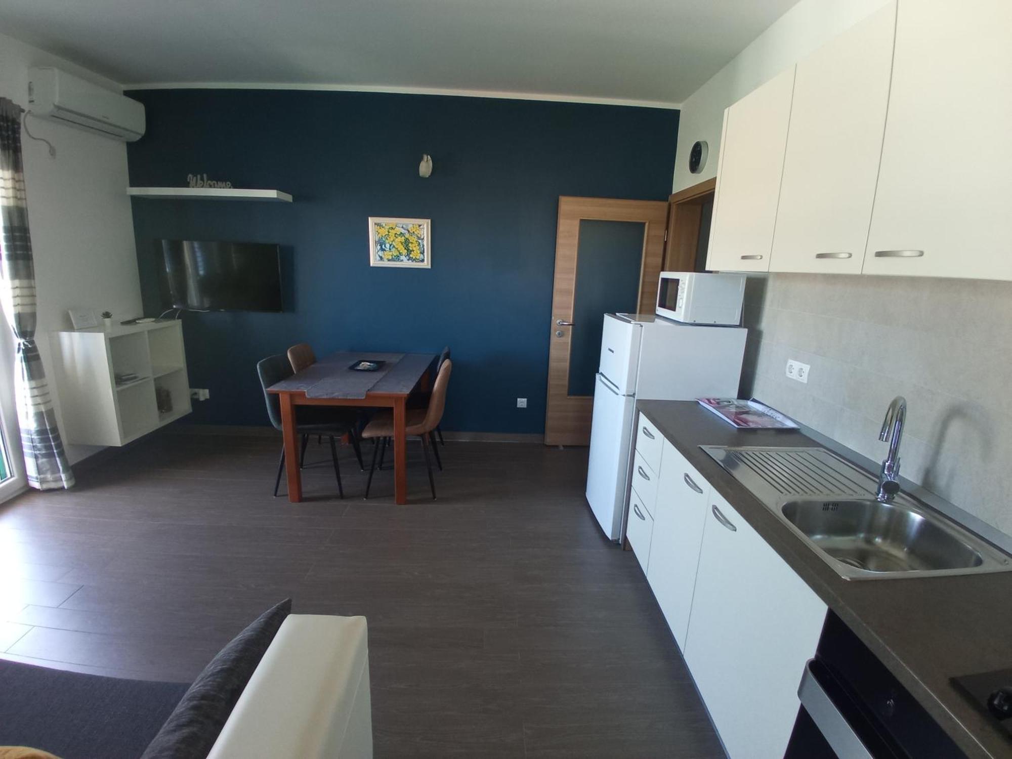 Villa Luce Apartment House Karlobag Exteriör bild