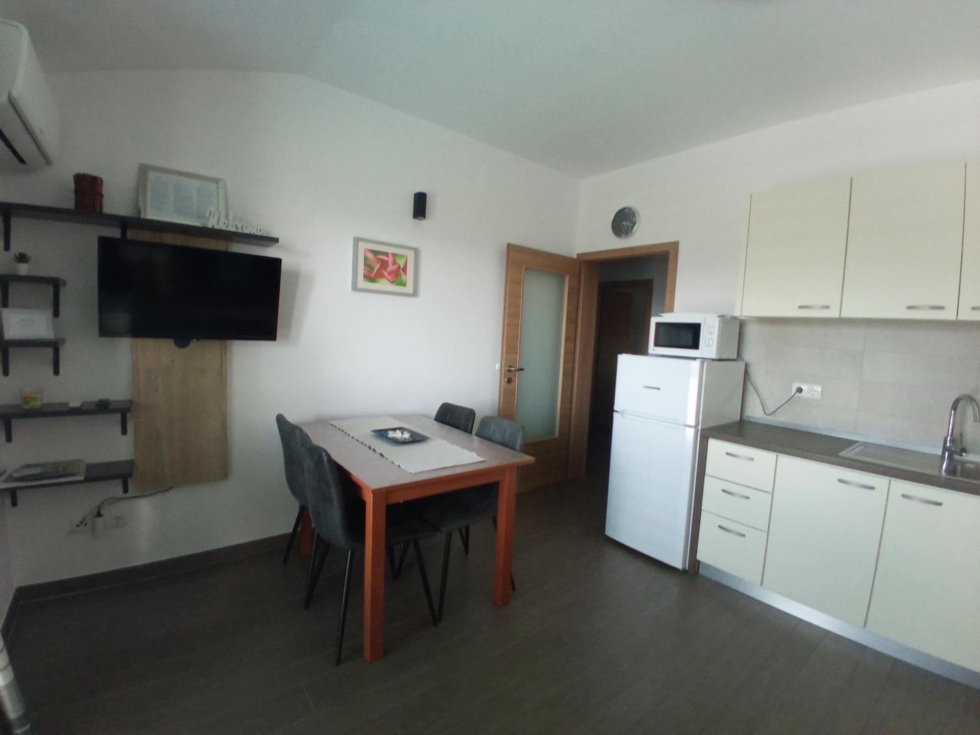 Villa Luce Apartment House Karlobag Exteriör bild
