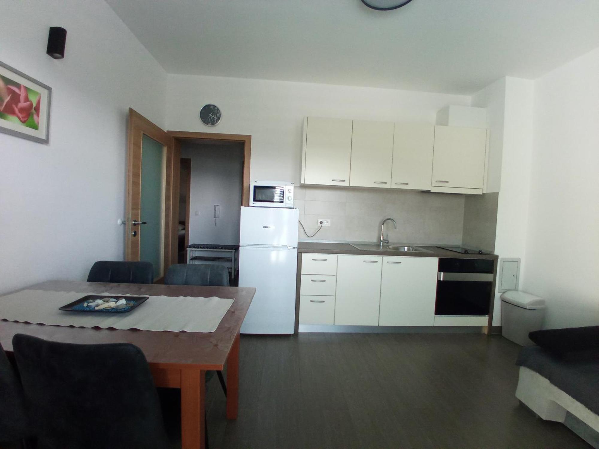 Villa Luce Apartment House Karlobag Exteriör bild